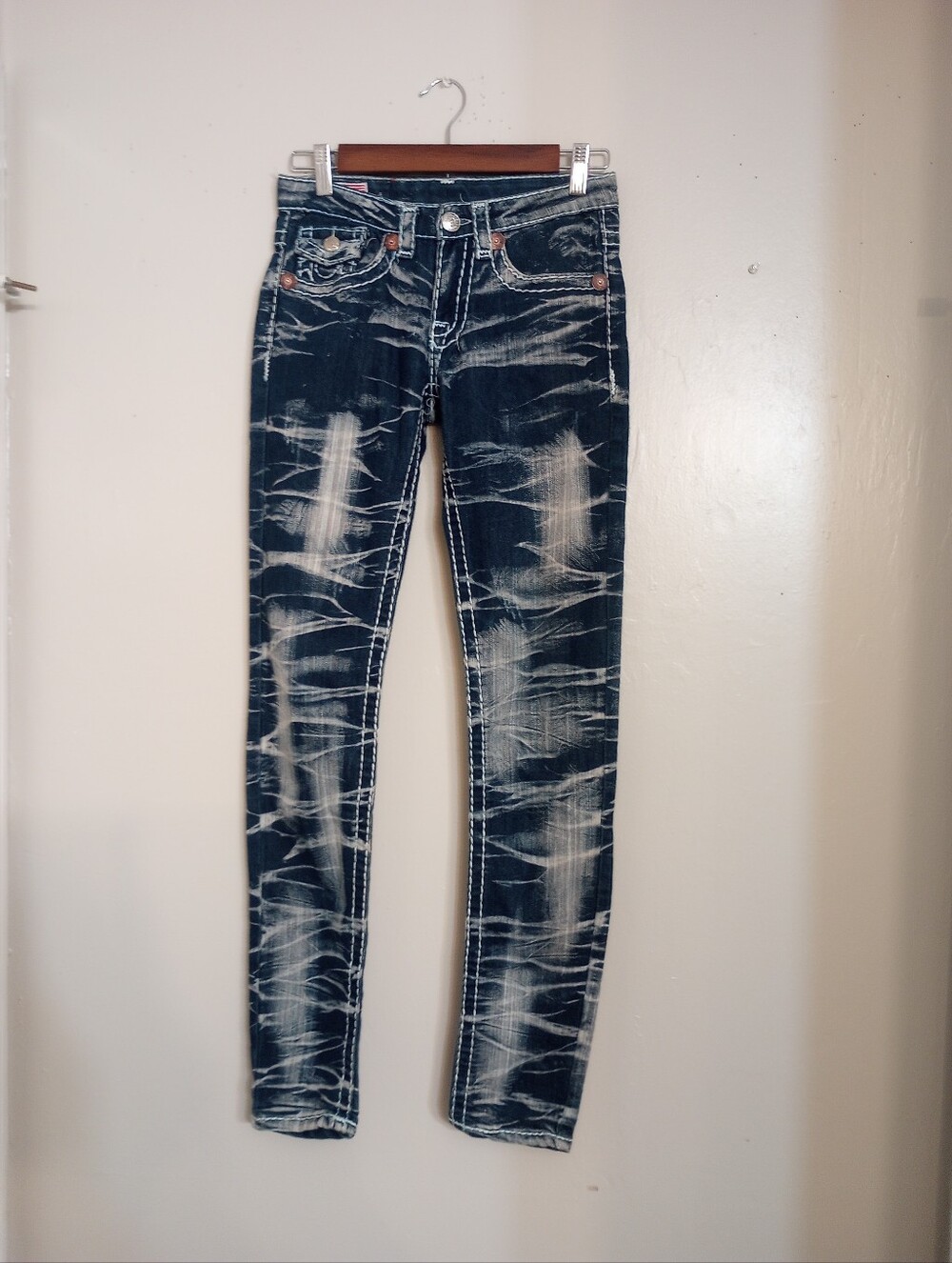 True Religion Women's Acid Washed Skinny Jeans - Picture 2 of 6